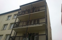 Hranaté balkóny